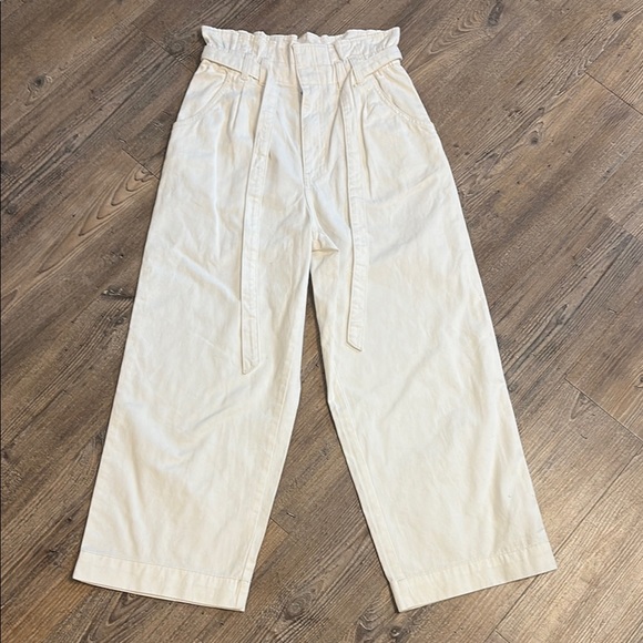 H&M Pants - H&M high waisted Cream Ankle Cropped Pants